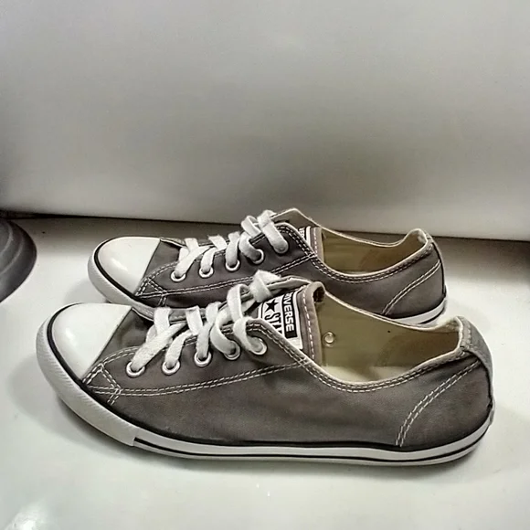 Converse Chuck Taylor All Star Low Top Shoes Women's sz 7. - Picture 3 of 10